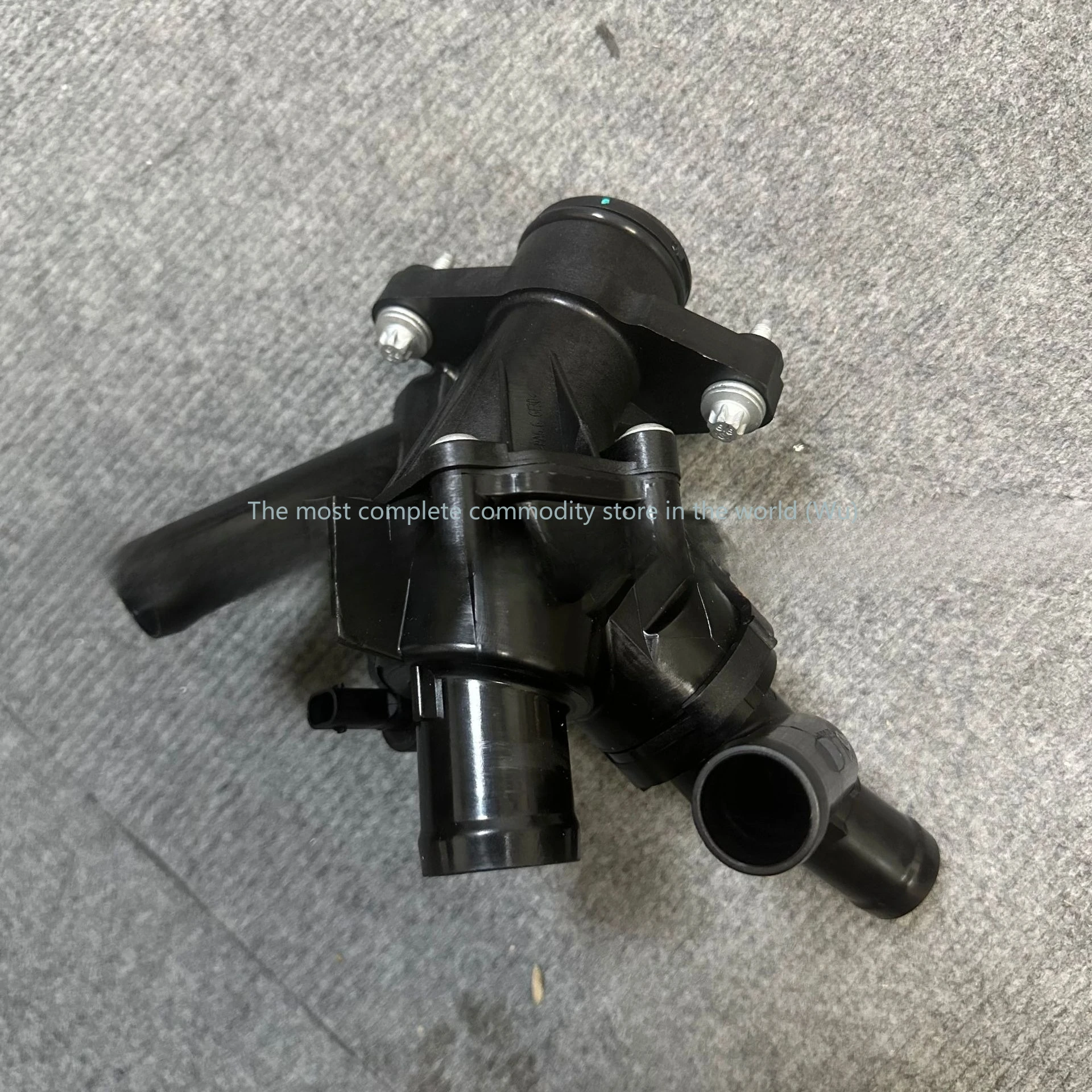 

For Mercedes-Benz GLCLA GLA 200 180 220 250 Coolant Thermostat A2702000315