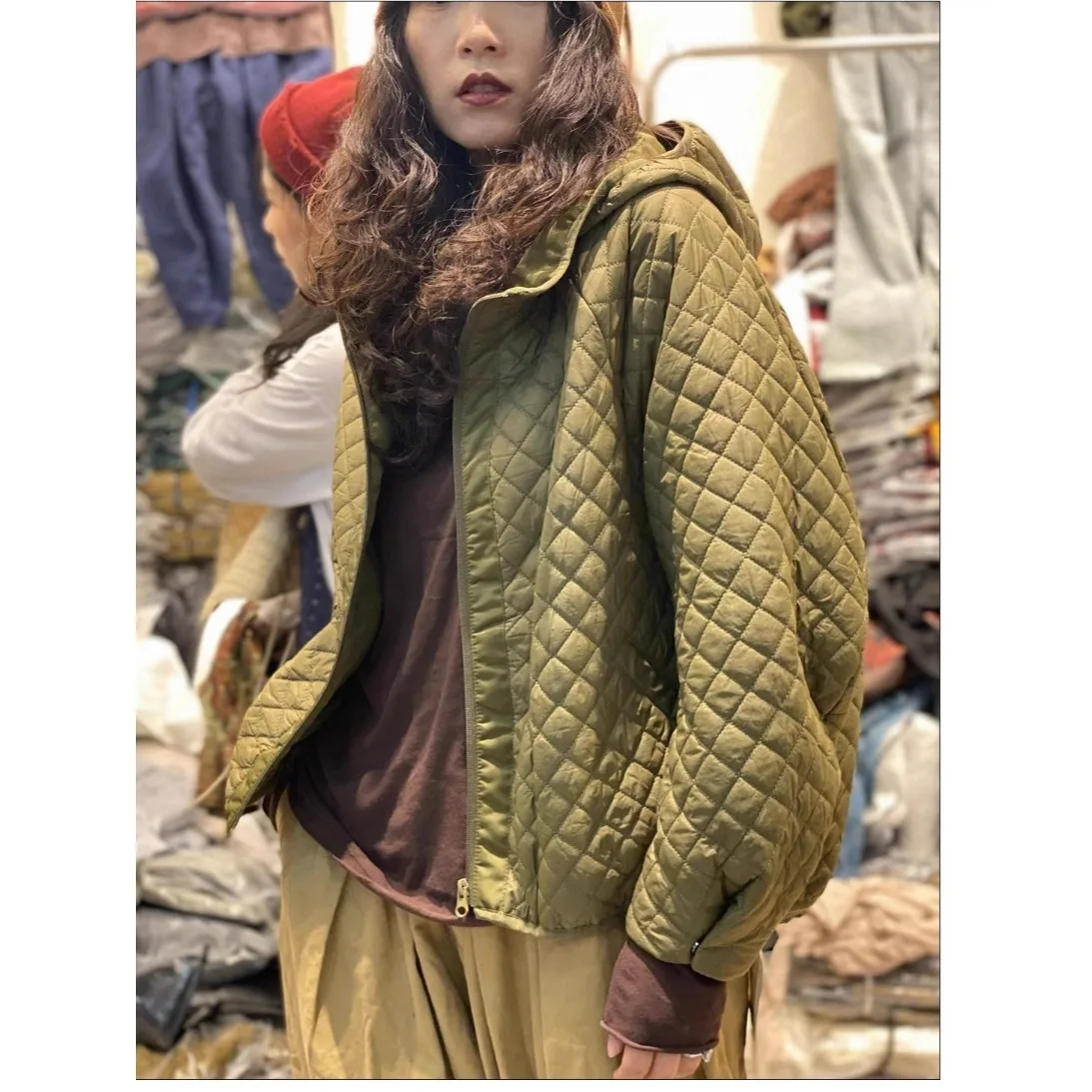 

Свободные женские повседневные хлопковые куртки с капюшоном и художественным ромбовидным узором, большие размеры, осень-зима, новинка, на молнии для поездок на работу, Cl...