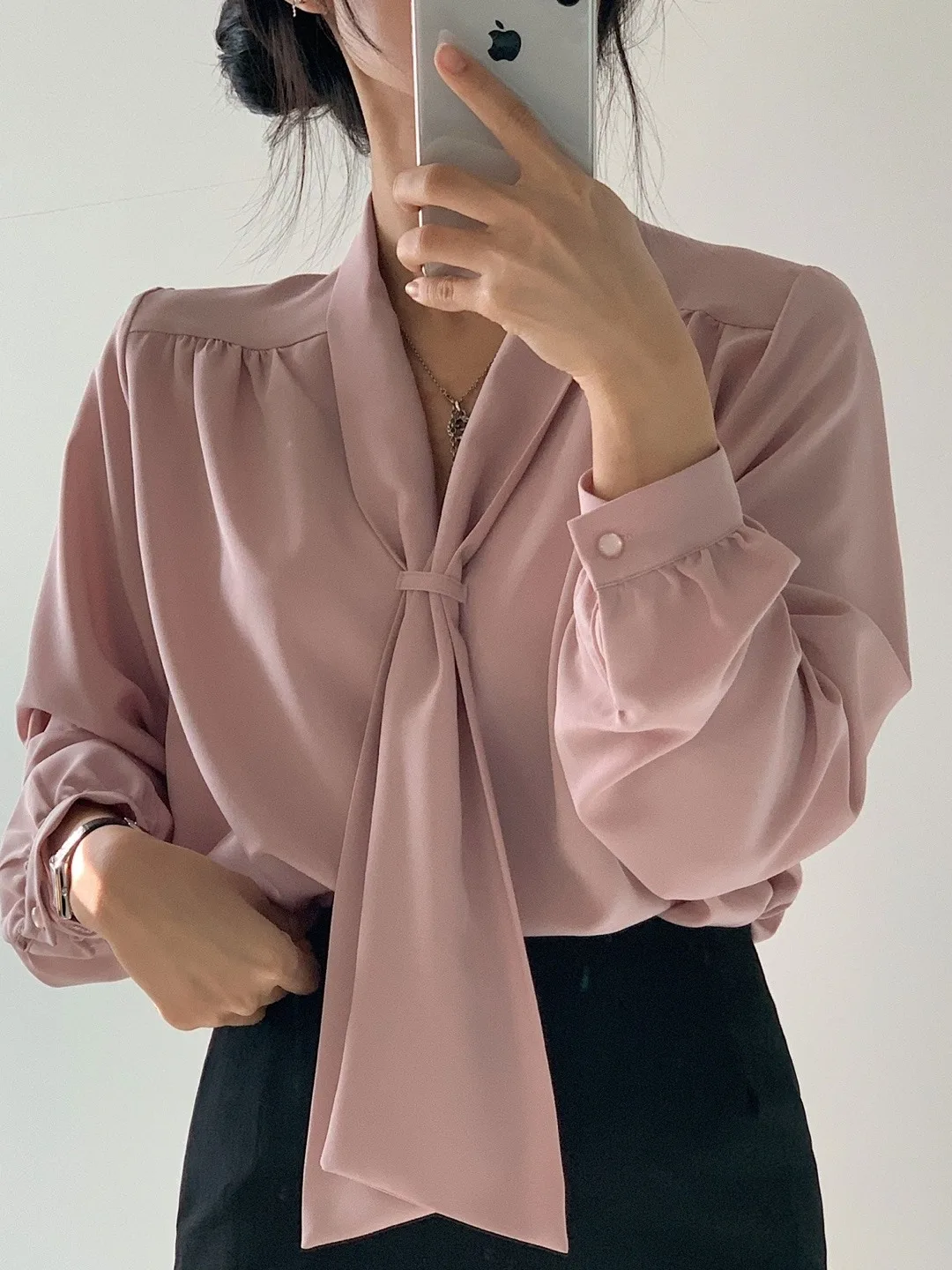 Ele White Long Sve Damen irt mit Fliege Vielseitiges Frühlings-Herbst-Neues Sle Commute Sle Loose Fit Basic-Top