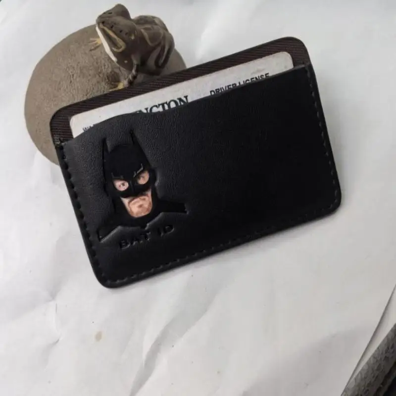 1pc Hero Squad Bat ID Personaggio Porta carte corto Custodia personalizzata Porta carte con maschera da supereroe Portafoglio per regalo di amici
