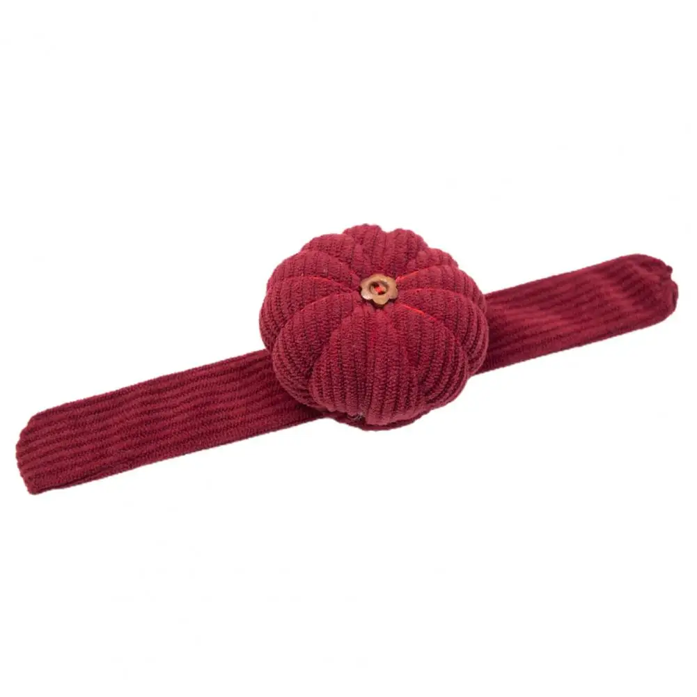 Adjustable Wrist Pin Cushion Pumpkin Shape Wrist Pin Cushion with Adjustable Band Soft Corduroy Needlework Holder Sewing
