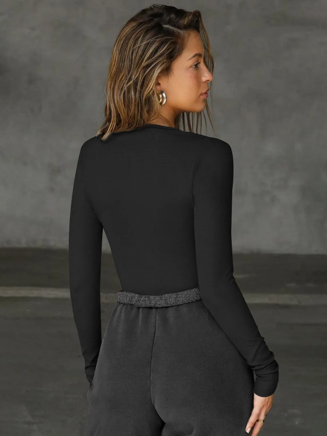 2025 Herbst Winter Neue Mode Damen Tops T-Shirt V-Ausschnitt aushöhlen Sexy und modische Slim Fit Langarm Y2k Kleidung – Detail 10