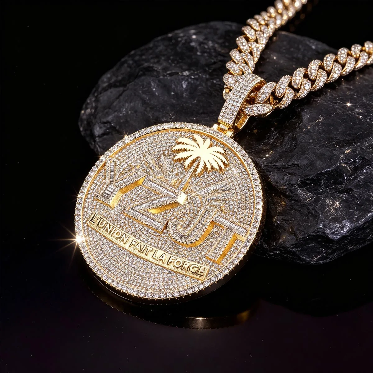 18K Gold Plated Iced Out Big Round Medallion Hip Hop Pendant Full Micro Paved Shiny Cubic Zirconia Palm Tree Yzjt Letter Design Union Fait La Forge Statement Charm For  Party Club Daily Men Rapper Jewelry Gift Bling Oversized Necklace Accessory