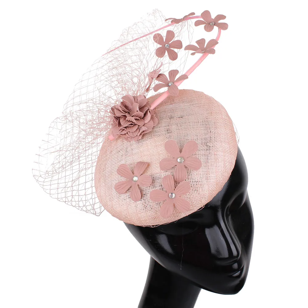 Elegante Sinamay-Haarschmuckstücke für Damen, hochwertige Hutmode mit Blumenschleiern, modische Braut-Haarkappen und Kopfschmuck mit Blumen. – Detail 8