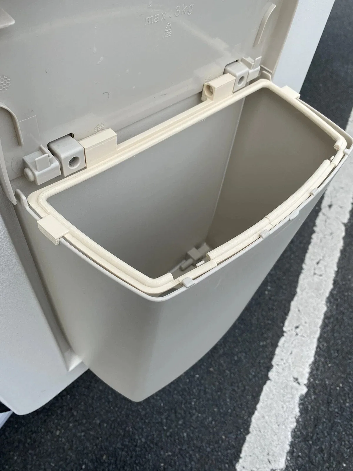 

Caravan Trash Can D Ring Buckle Replaceable Easy To Install Large Mouth Trash Can Buckle Frame Snap On Rack Frame RV Accessory