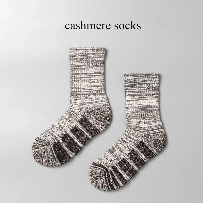 

Moisture Wicking Breathable Mid-Calf Outdoor Mountaineering Socks with Full Cushioning Bottom and Warmth Tactical Hunting Sports