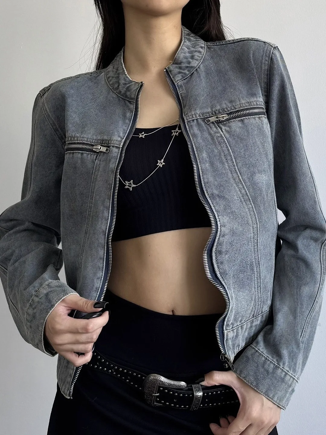 

Модная джинсовая куртка на молнии в уличном стиле с длинными рукавами, женская верхняя одежда, элегантное джинсовое пальто на молнии, весенний сезон