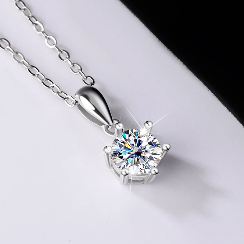 QZGY High-Quality Fashion Classic 925 Sterling Silver + Moissanite Round Diamond Pendant Necklace 1 Carat