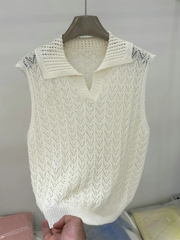 

Korean Style Summer Sleeveless Hollow Vest 2026 Summer Simple Scissors V-neck Shoulder Pad Ice Silk Vest Women