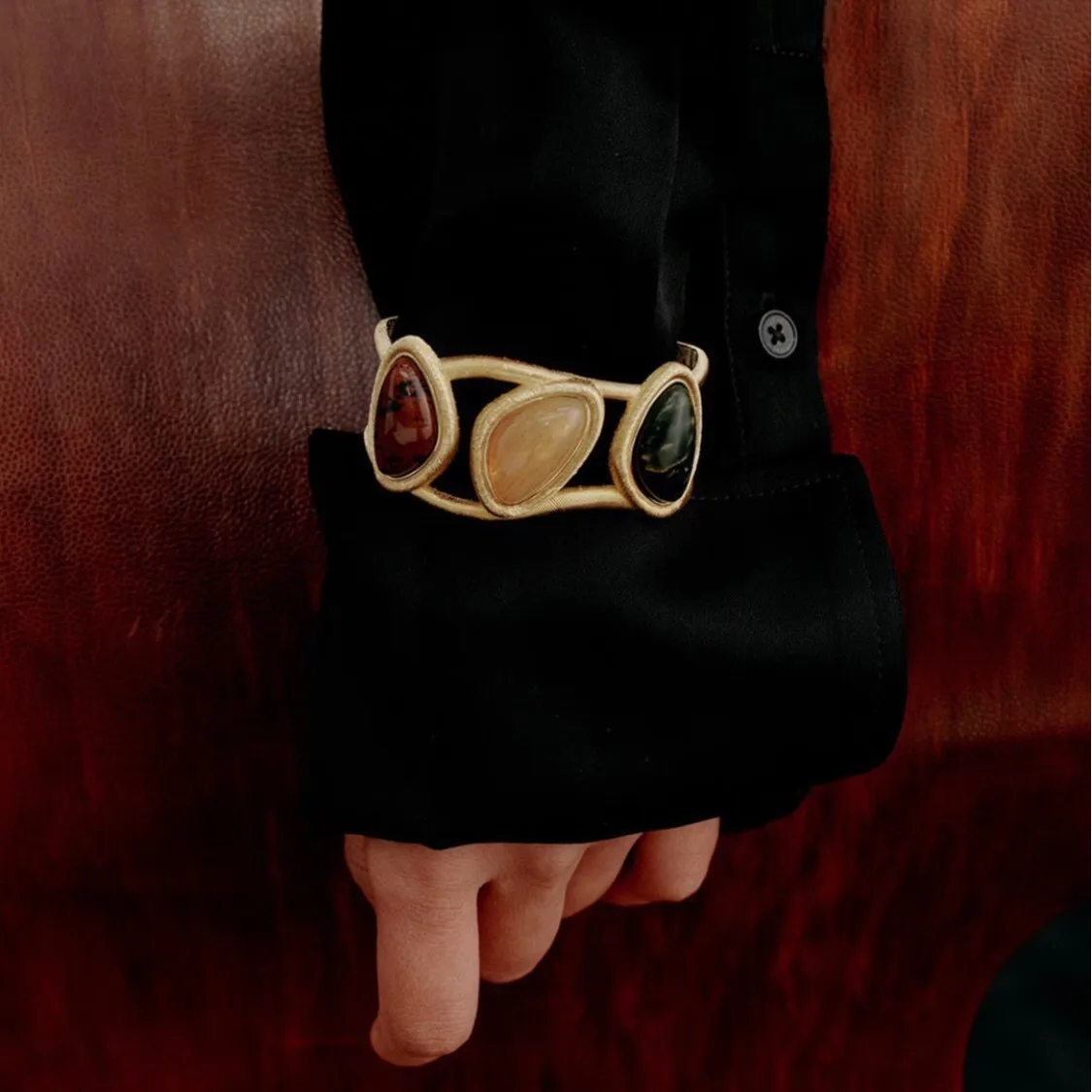18K Gold Plated Open Cuff Bracelet Irregular Natural Stone Inlay Vintage French Geometric Wide Bangle Vacation Statement Jewelry