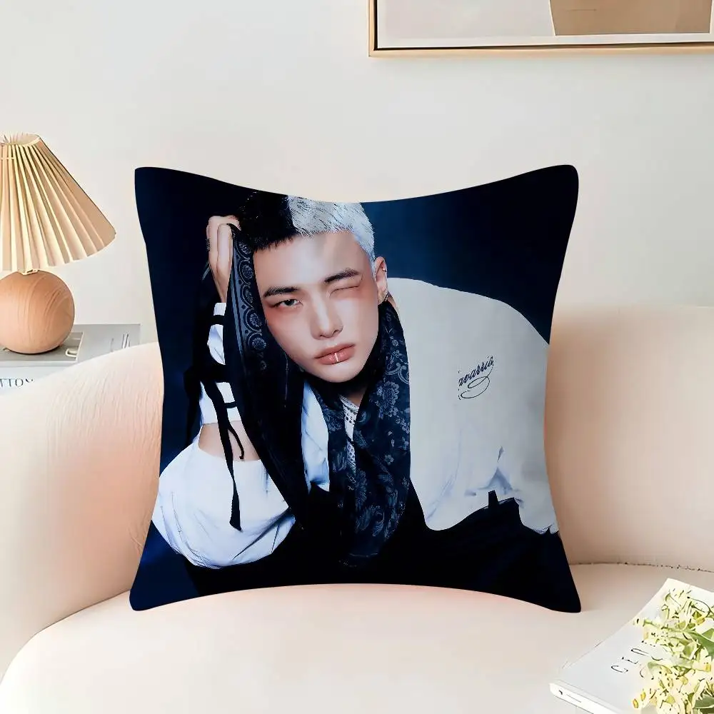 Hyunjin وسادة هدية ديكور المنزل والمكتب غرفة نوم أريكة غطاء وسادة السيارة 45x45 #3