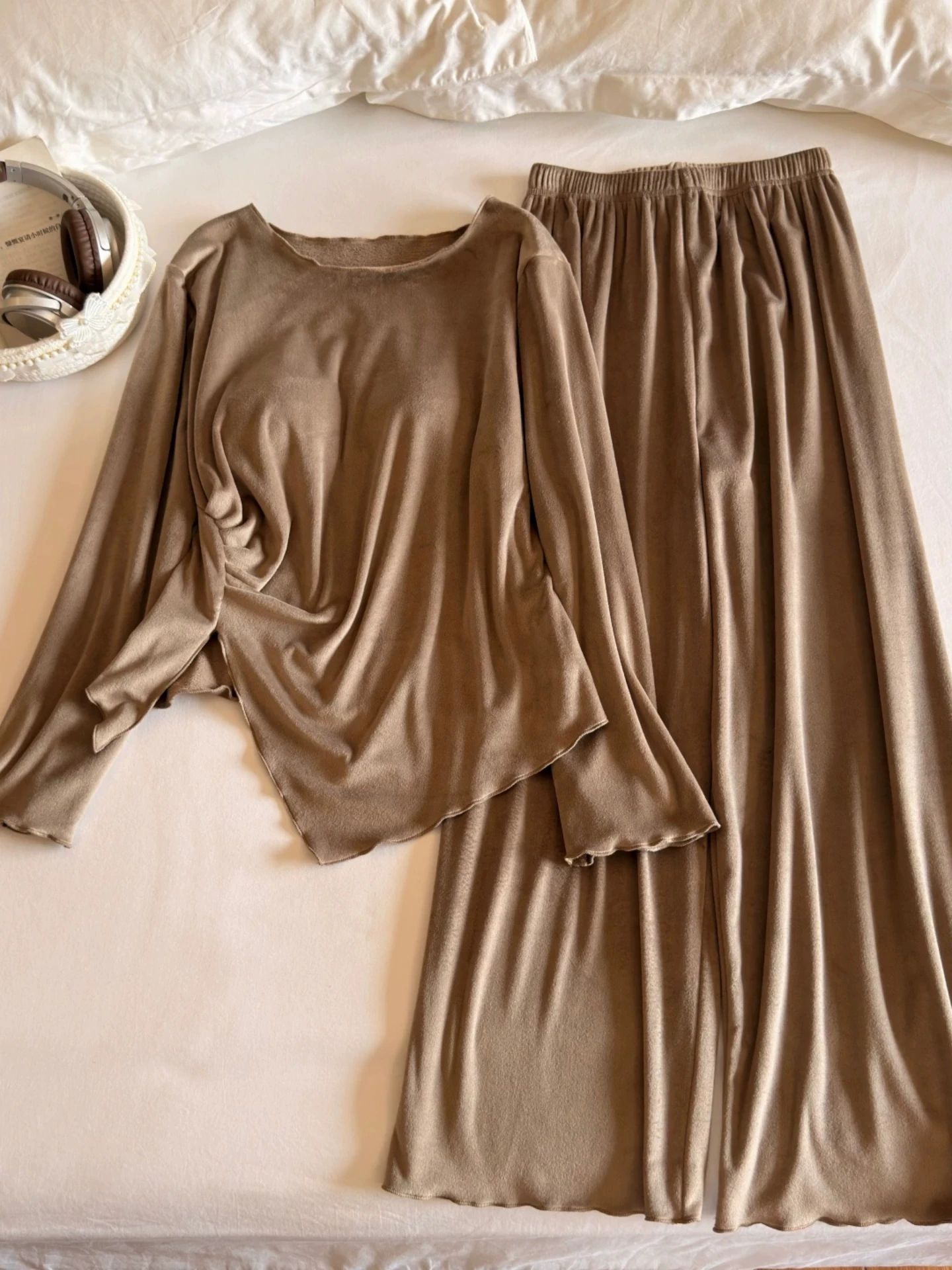 thickened-long-sleeve-island-velvet-sleepwear-set-for-women-autumn-winter-warm-home-clothes-set-with-chest-pad-casual-style-p