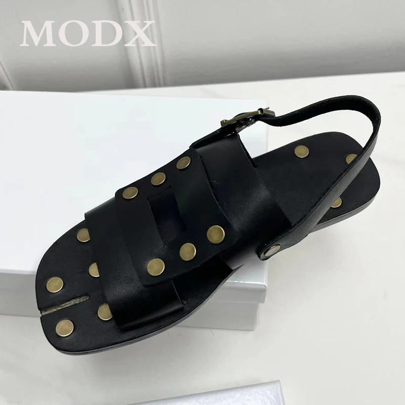 Summer Rivets Roman Flat Sandals Men Fashion Hollow Retro Beach Casual Sandals Women 2024 New High Quality Split-toe Shoe Unisex