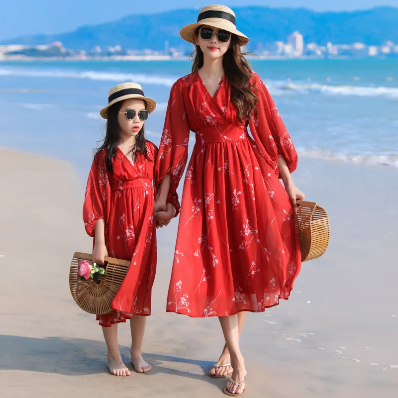 

Mom and Daughter Resort Dress Vacation Look Mother and Baby Girls Matching Red Holiday Dresses Summer Momy and Me Beach Clothing