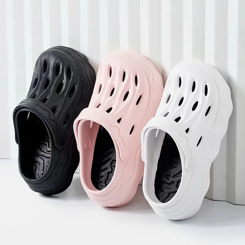 2024 New Summer Women Sandals Hole Shoes Girl Beach Shoes EVA Light Classic Nursing Clogs Hospital Women Work Medical Sandals