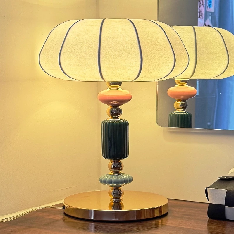 

Italian ceramic table lamp light luxury high-end hotel room bedroom high-end atmosphere decoration bedside lamp