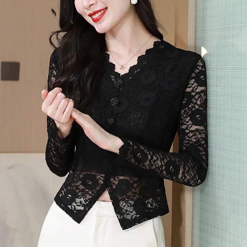 

High-End Red Black Lace T-Shirt Women Blouse 2025 Spring Autumn New Sweet And Spicy Hollow Short Top Shirt