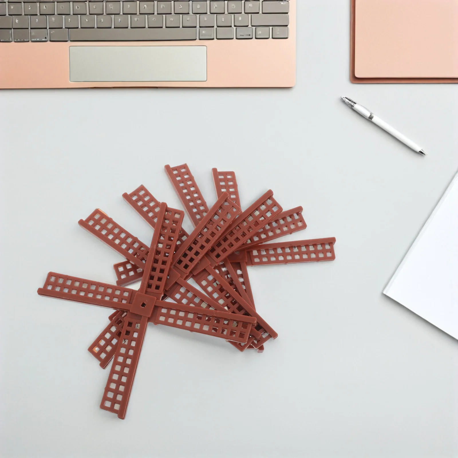

10pcs Dutch Blades Durable Plastic Rotating Replacement Parts For Garden Yard Windmills Weather Resistant Mini Windmill