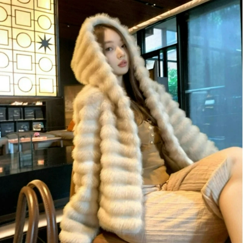 

Fur Integrated Environmentally Friendly Fur Coat Winter New Mink Fur Jacket Women's Mink Fur Short Style High-end Hooded Design
