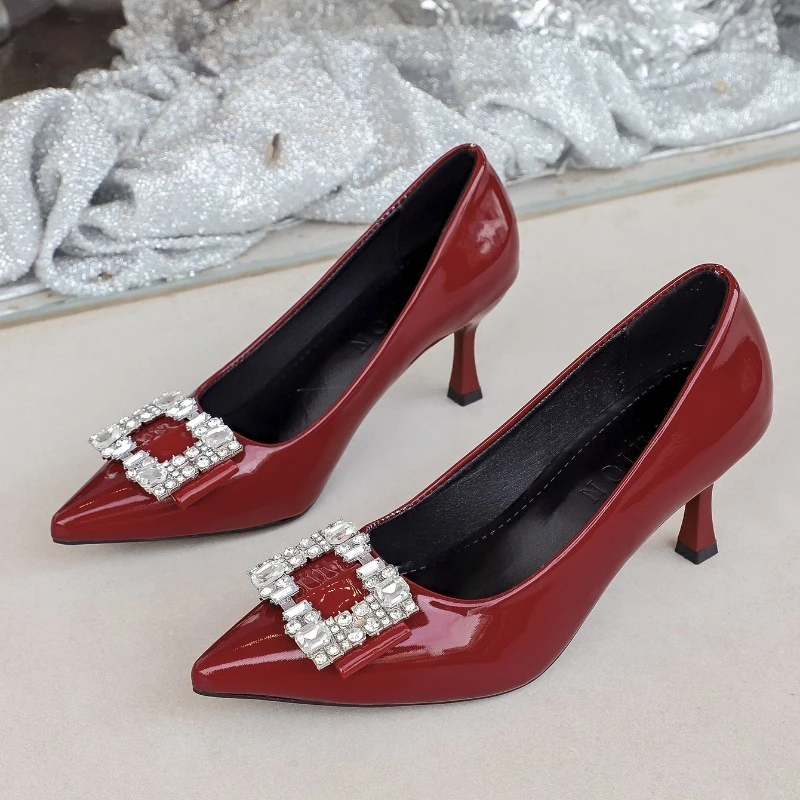 

Женские туфли-лодочки на высоком каблуке, элегантные туфли с острым носком, дизайнерские весенние свадебные туфли, модные женские туфли без застежек, роскошные туфли на каблуке для женщин