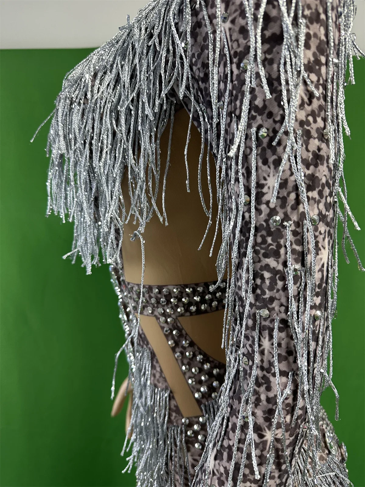 Srebrnoszare, siateczkowe, elastyczne body z frędzlami z dżetów dla kobiet, kostium do tańca salsa, jazz, latin, drag queen, na pole dance, do klubu, 2024
