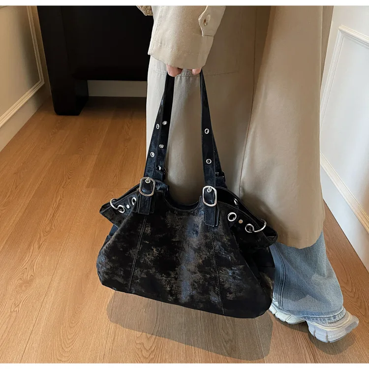 Large Vintage Women's Handbag description 25