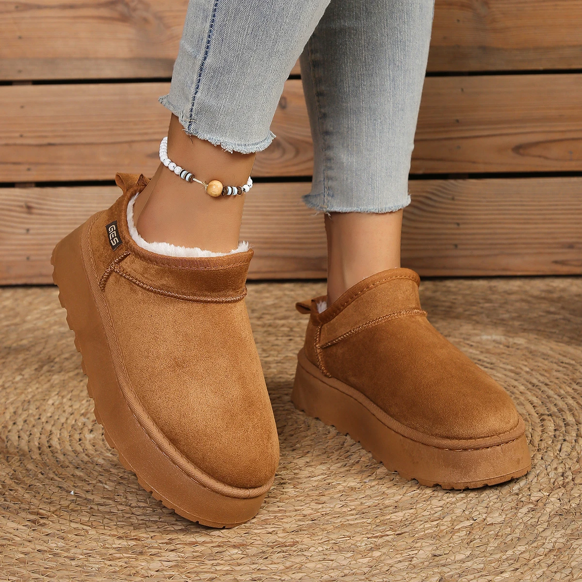 Zapatos Haken con suela gruesa para mujer, botas de nieve cálidas, mocasines informales de invierno, zapatos de algodón peludos, novedad de 2025