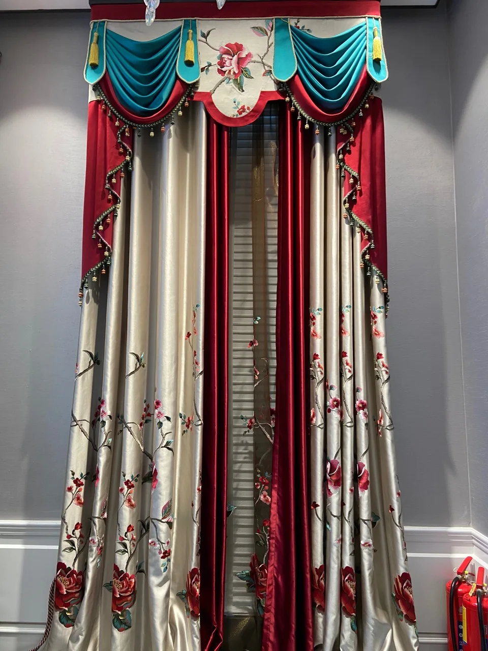 New Chinese Style Red Peony Embroidered High-precision Villa Classical Atmosphere Wedding Room Curtain for Living Room Bedroom