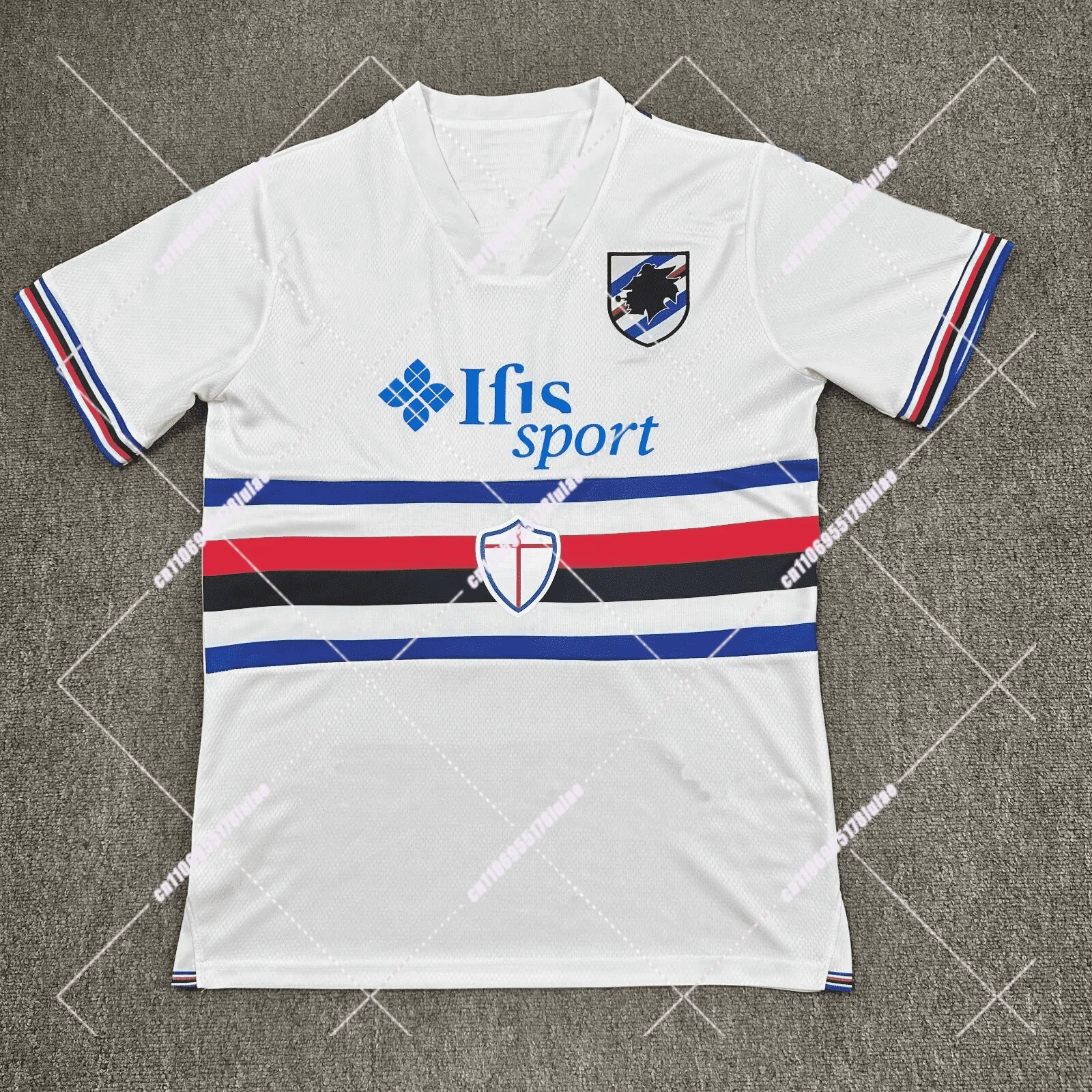 

Синяя футбольная майка Италии 2026 — футбольная рубашка с коротким рукавом в стиле Azzurri для настоящих болельщиков