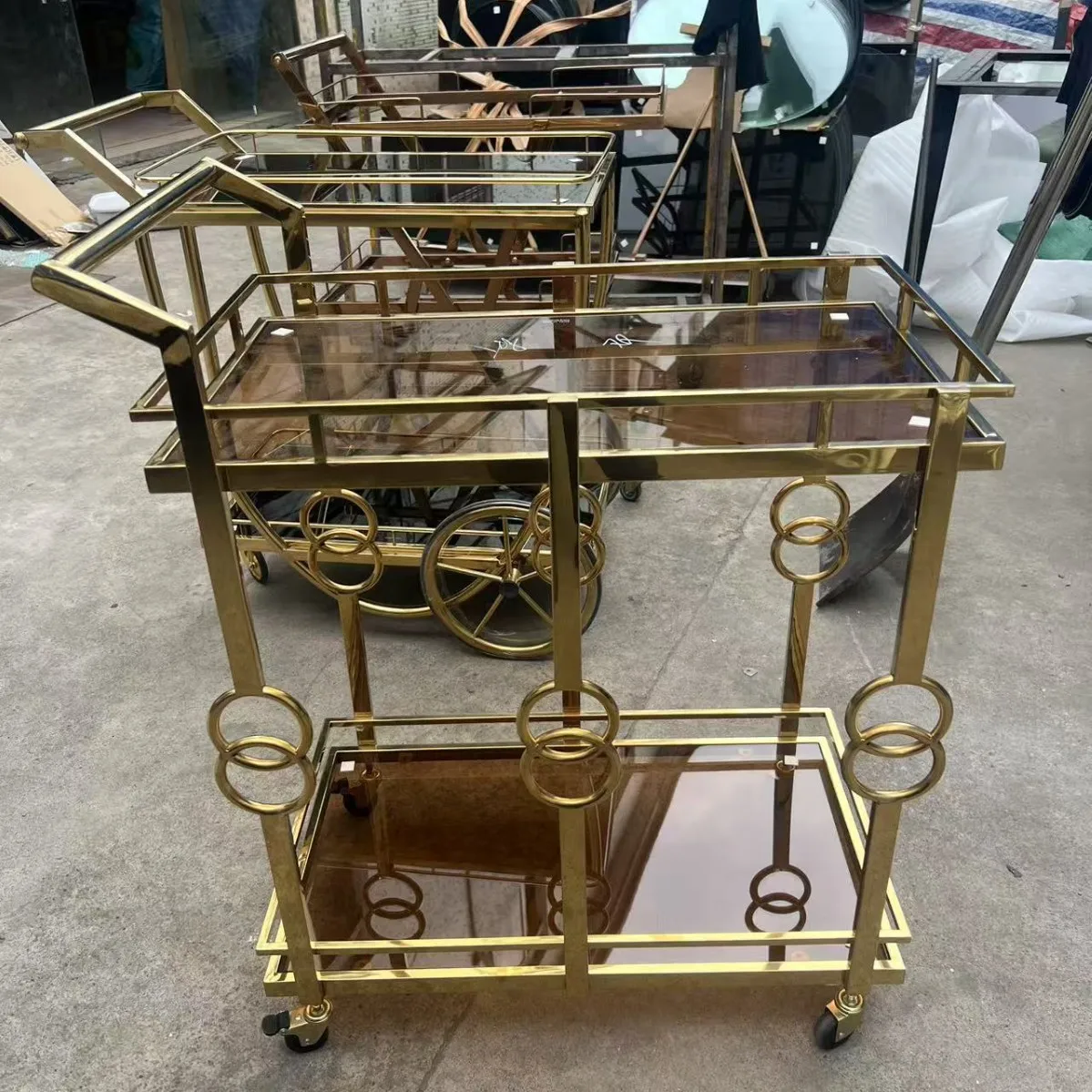 Grenzüberschreitender europäischer dreischichtiger Weinwagen aus Edelstahl, gehärtetes Glas, Hotellobby, Dessert