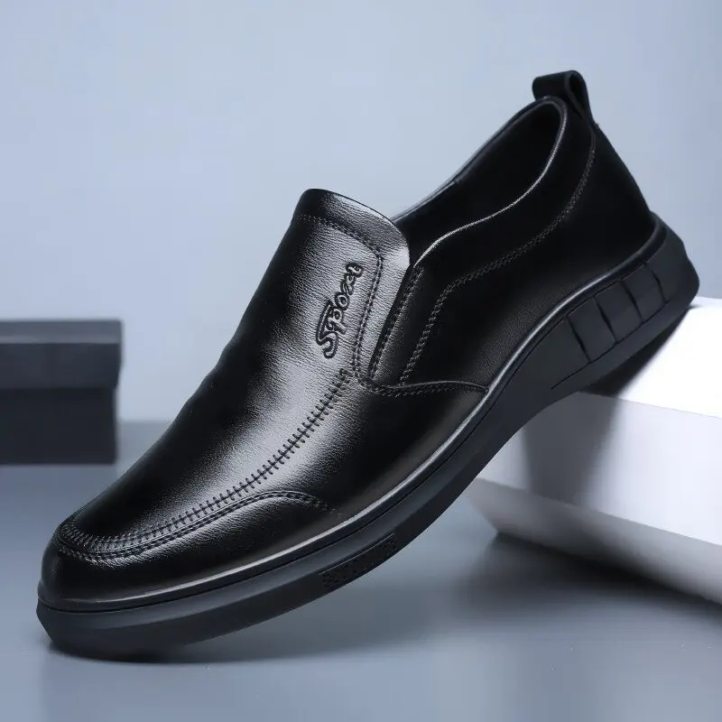 

Men's leather shoes new black Soft bottom anti slip and breath shoes men's Business dress casual Zapatos luxury light flat