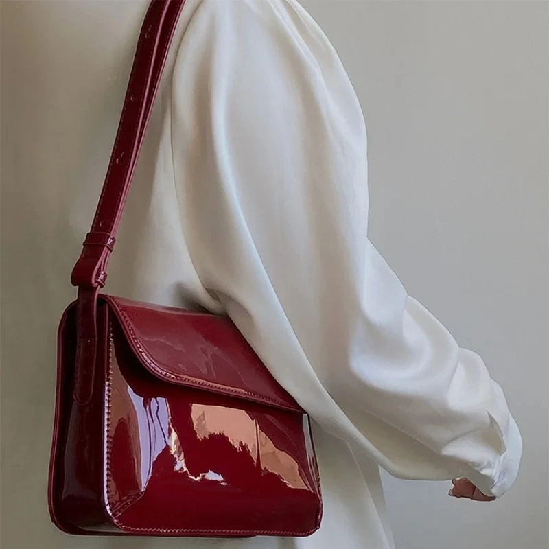 Fashion Patent Leather Lady Sling Bag Pu Leather Women Phone Crossbody Bag Small Ladies Flap Shoulder Messenger Bag Bolsas Red