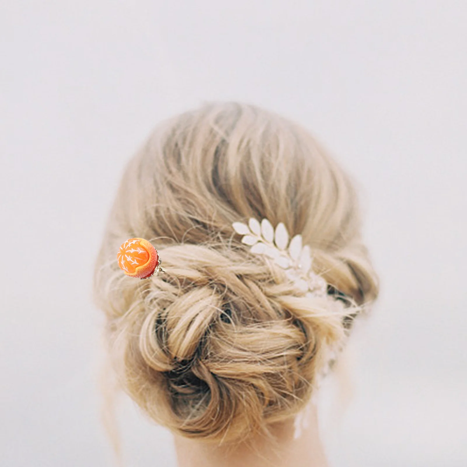 

2Pcs Ancient Fruit Hairpin Metal Hair Stick Durable Elegant Hair Accessory for Girls Brides Banquets All-Match