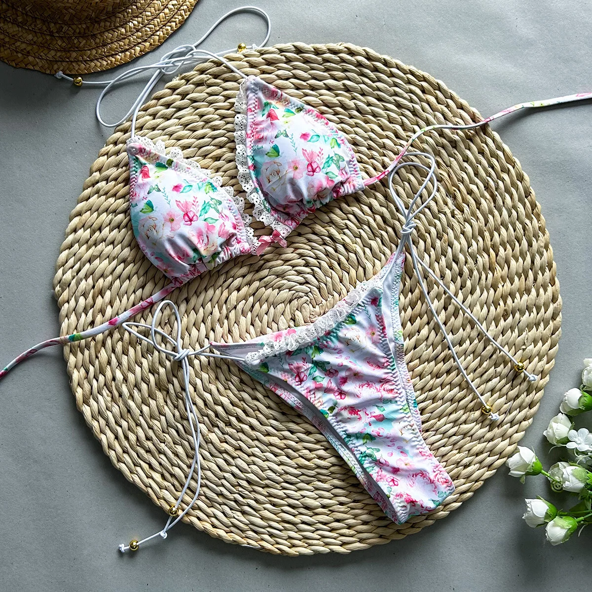 

Сексуальные микро-бикини с цветочным принтом, белые, с кружевом и бантом, комплекты из двух частей, купальники-стринги, пляжная одежда, танкини.