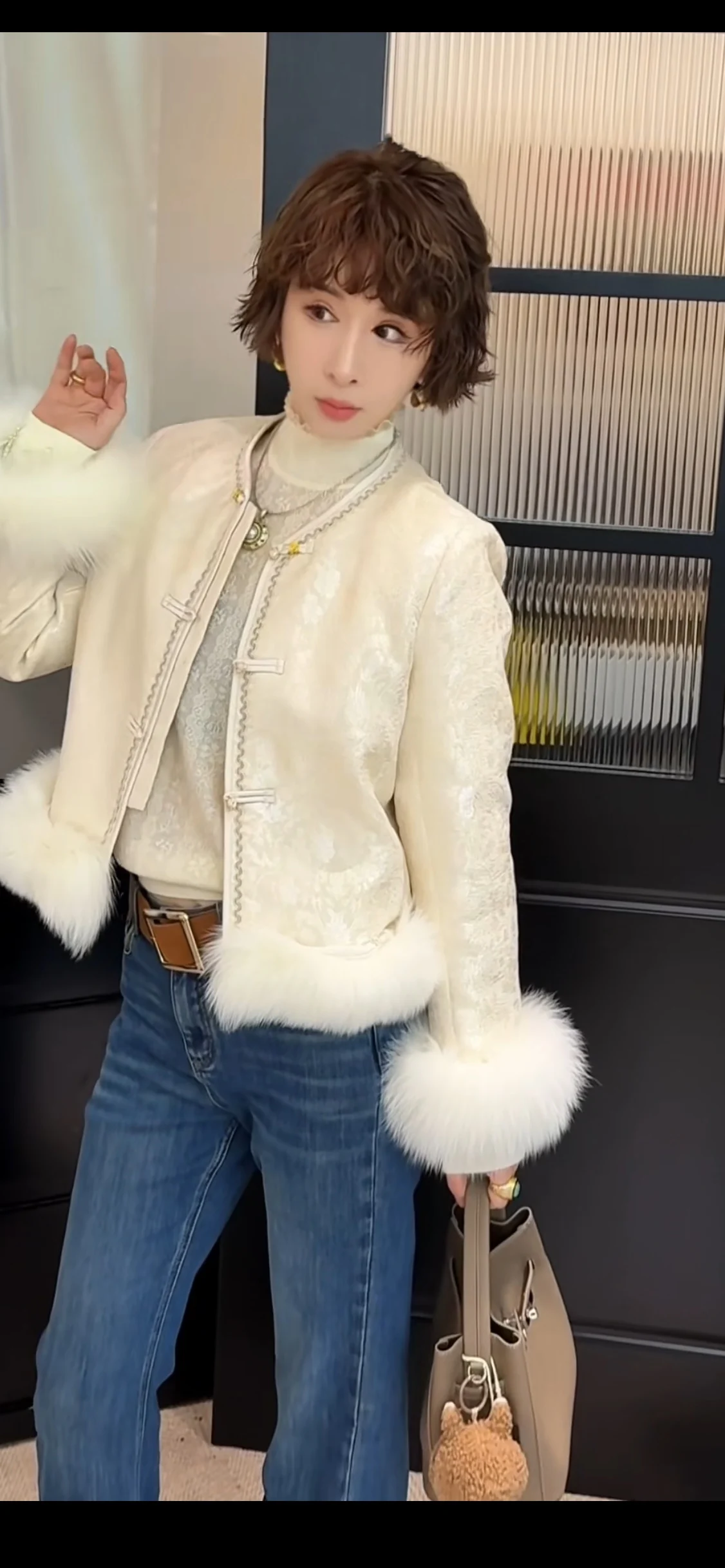 

Зимняя повседневная куртка Thiened, однотонная, свободного кроя, женская, 2025, новая, стильная, универсальный дизайн, простая, элегантная верхняя одежда