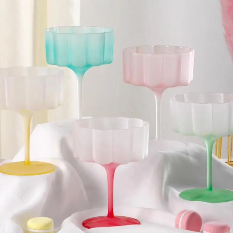 Colorful Petal Cocktail Goblet for Parties Unique Flower-Shaped Glass Sweet Drinks Elegant Cocktail Glass Impresses Every Guest