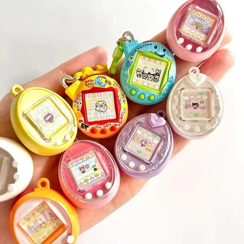 Bandai Tamagotchi การทําสําเนา Charm Twisted Egg เครื่องจี้สัตว์เลี้ยงอิเล็กทรอนิกส์คลาสสิกความทรงจําในวัยเด็กเกมของเล่นของขวัญ