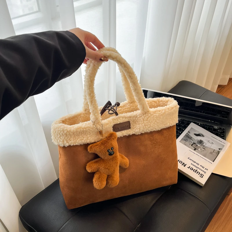 

Очаровательная большая замшевая сумка из меха медведя Capaci, женская сумка 2025 года, новая маленькая квадратная сумка для поездок на работу, повседневная простая сумка с мягкой ручкой