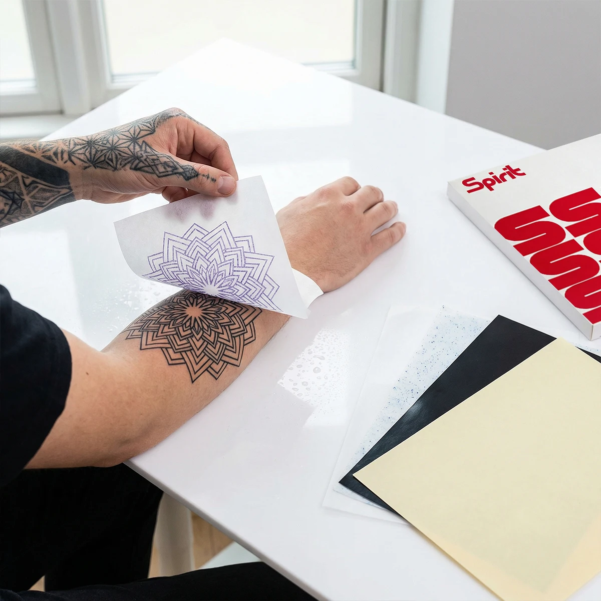 DM 100 Stück Spirit Tattoo-Transferpapier A4-Format Freihand-Thermokopierer Schablonenpapier für Tattoo-Transfermaschinen-Zubehör – Detail 6