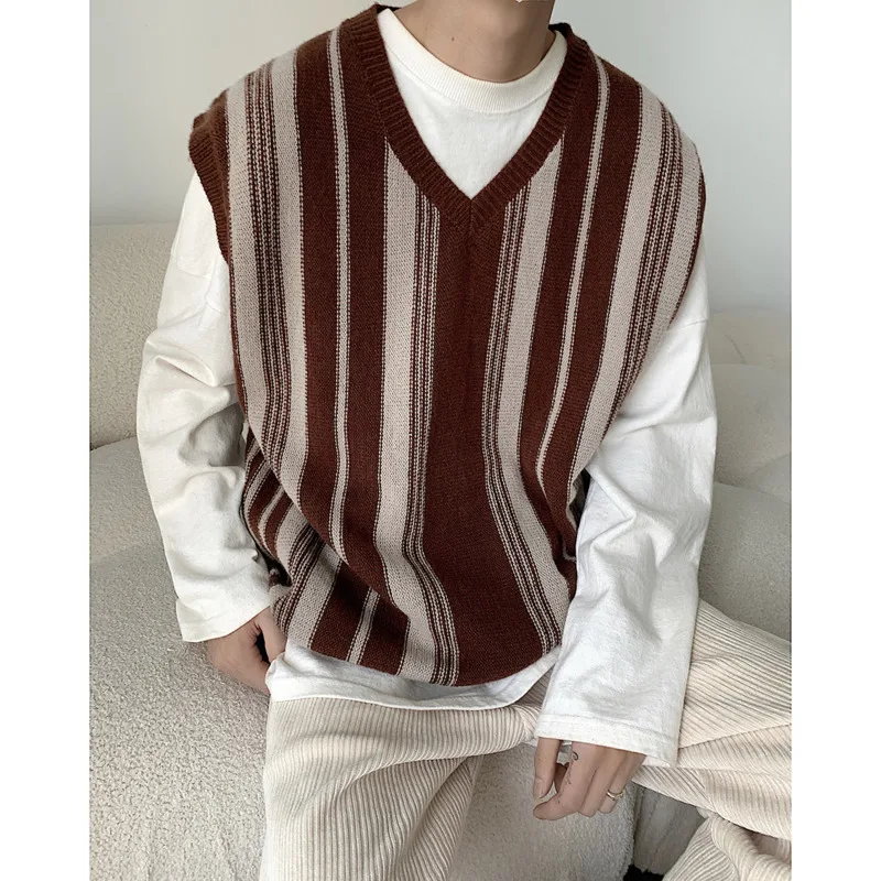 Winter Sweater Vest Men Warm Fashion Retro Striped Knitted Pullover Men Korean Loose Sleeveless Sweater Mens Jumper Clothes