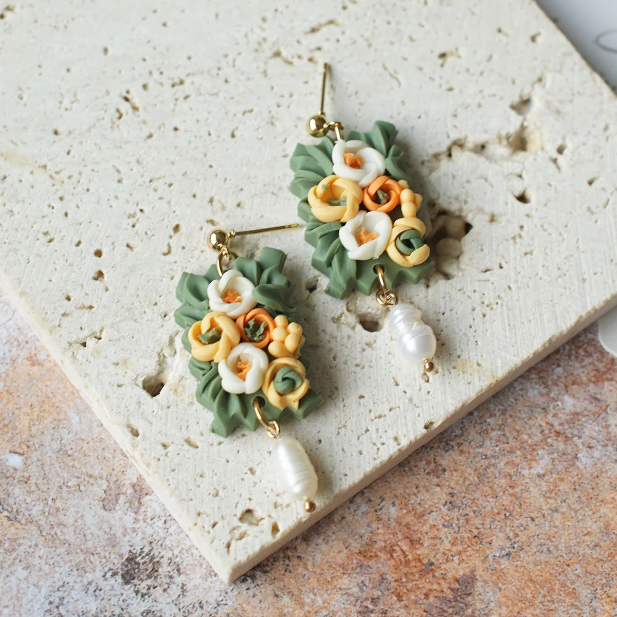 Women\'s Fashion Romantic Vintage Cluster Floral Earrings Delicate Multi-Shape Color Chip Stamp Dangle Metal Stud Polymer Clay