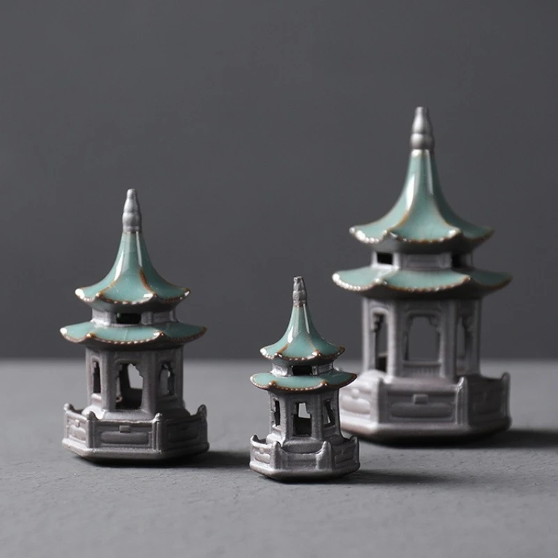 Lila Sandkeramik-Pagoden-Teehaustier, handgefertigt, Zen-Wohndekoration, Celadon-Glasur, Keramik-Ornament für Sukkulenten-Pflanzgefäße, Märchenhaft
