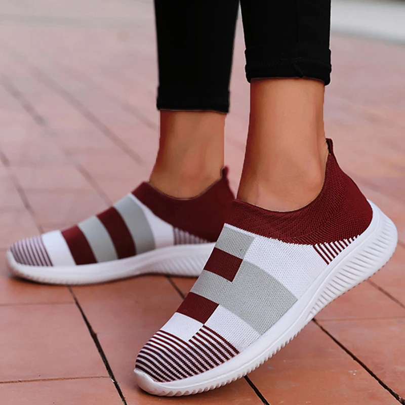 2024 New Women's Sneakers Fashion Casual Shoes Flat Outdoor Sneakers Women Slip On Breathable Ladies Vulcanize Shoes Shoes Women