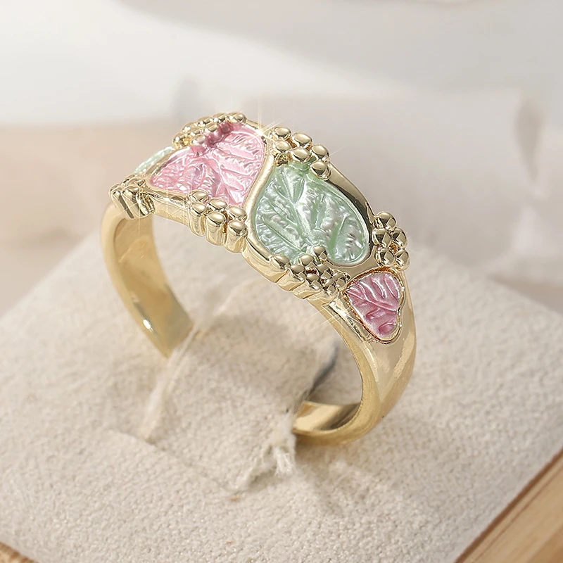 Damen Vintage Luxus Vergoldeter Ring mit Geschnitztem Blattmuster Zweifarbiger Ring Party Mode Schmuck Accessoire