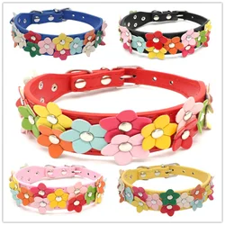 Collar de flores portátil para mascotas, correa de cuello de cadena de cuero PU para gato, pequeño, mediano, grande, Animal, peluche, Chihuahua, Pug, moda