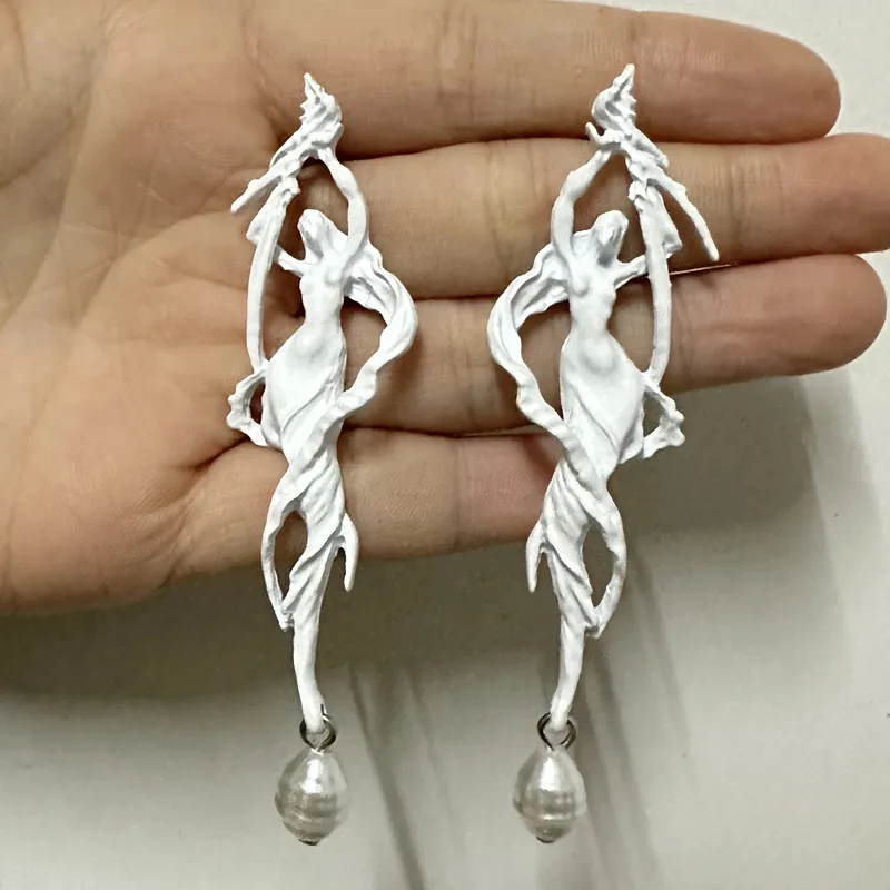 European and American Style Fashionable and Exotic White Bone Beautiful Women with Long Inlaid Imitation Pearl Earrings Gifts