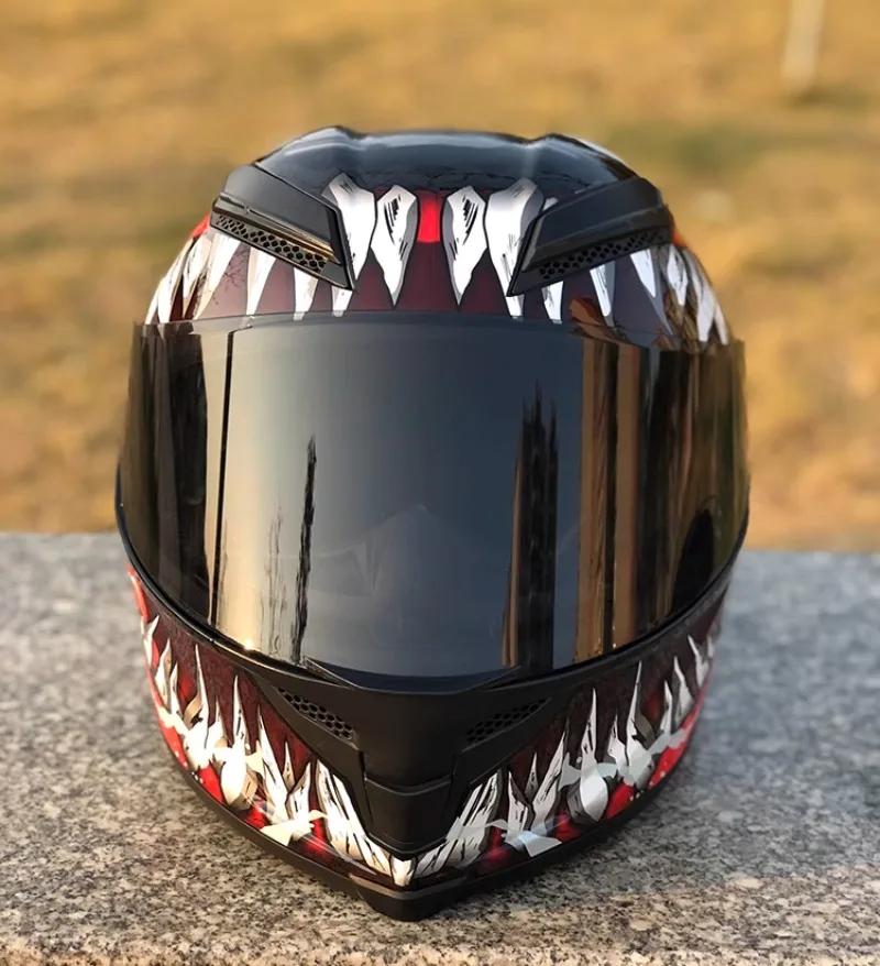 

Motorcycle Helmet Four Seasons Male and Female Summer Motorcycle Racing Large Tail Wing Fully Covered Helmet Capacetes