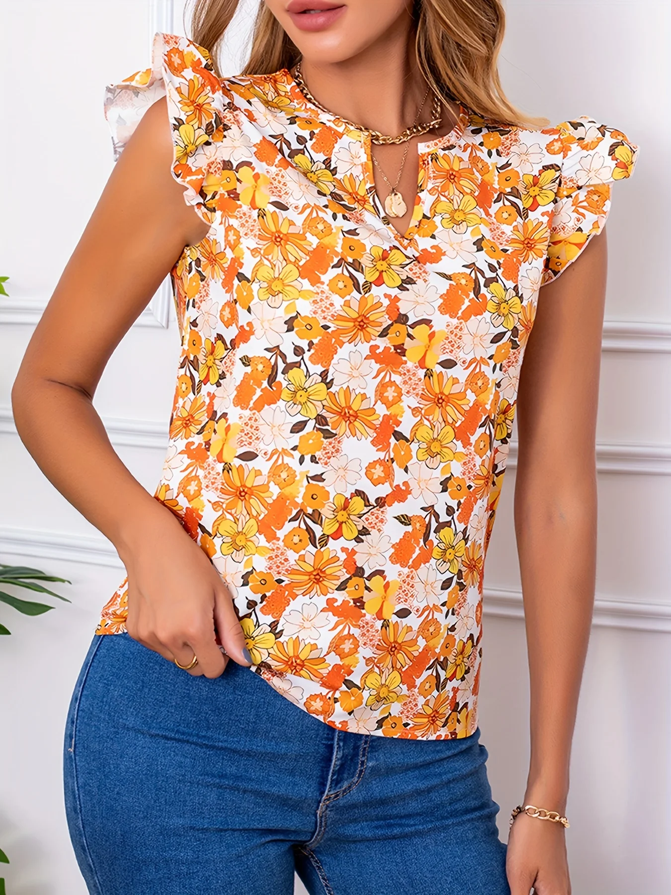 Romantic floral new shirt with cute floral print V-neck women\'s shirt