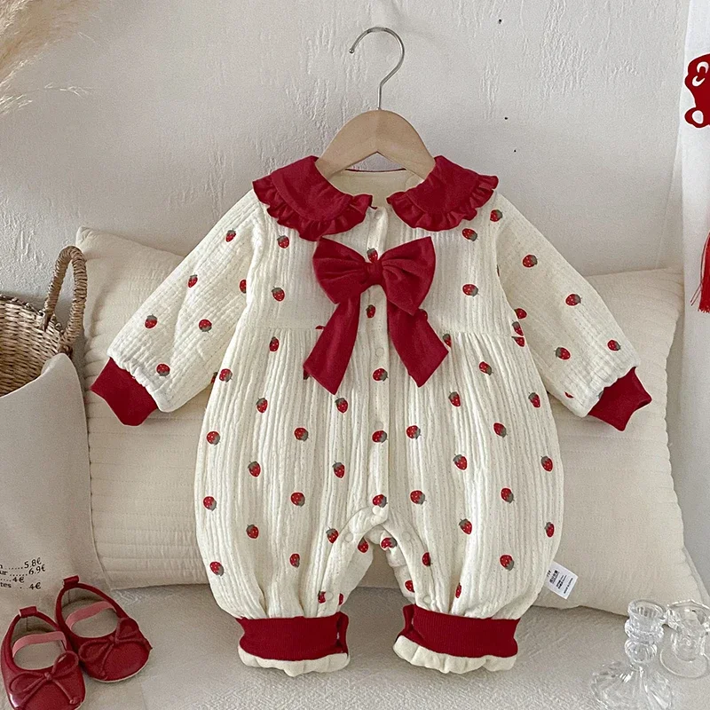 

Новинка 2023 года, зимний утепленный теплый комбинезон для маленьких девочек 0-24 месяцев, комбинезон с длинными рукавами и точечным принтом, детская утепленная теплая одежда