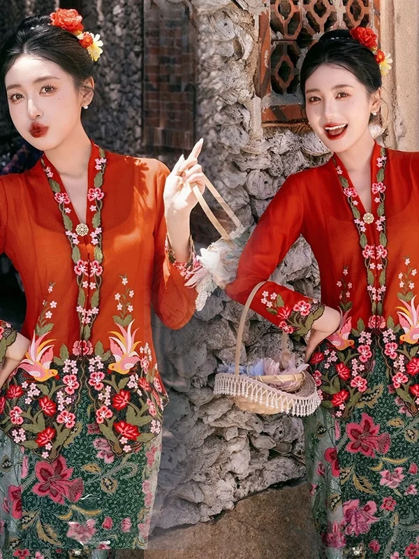 

New Traditional Dai Ethnic Women's Clothing Red Vintage Photography Costume Floral Hairpin Travel Photography Shootwear